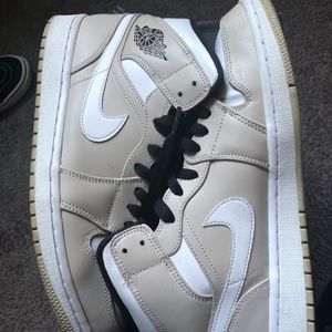 Desert sand / white - black Air jordan 1 mid